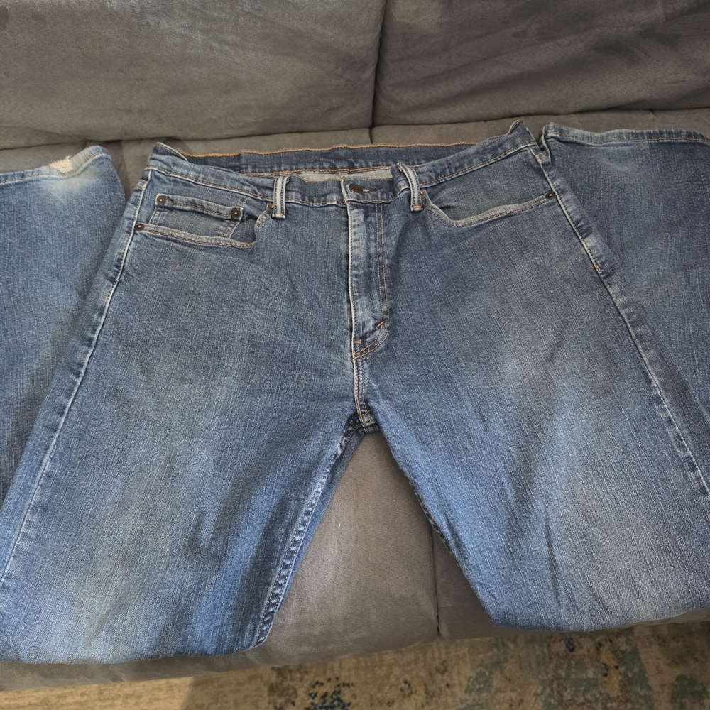 Levi's Men's Faded Blue Straight-Leg Jeans